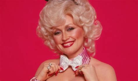 Dolly Parton stripped down for husbands birthday in raunchy。